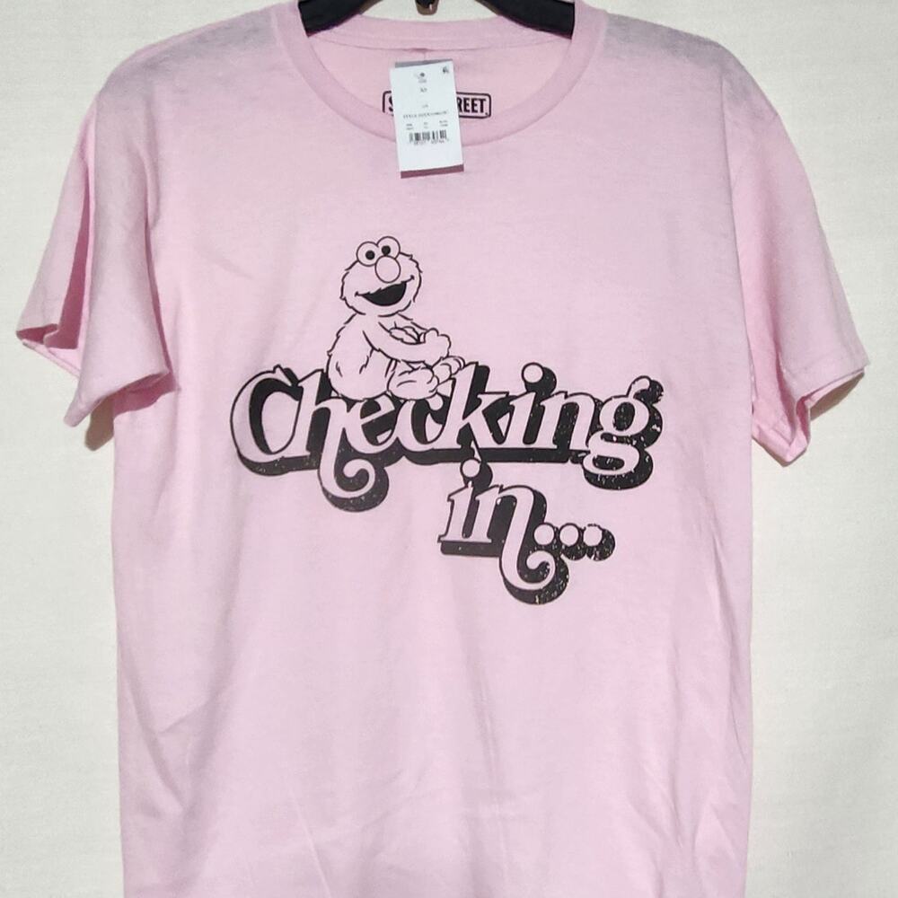 Elmo ''checking in'' faded shirt XS